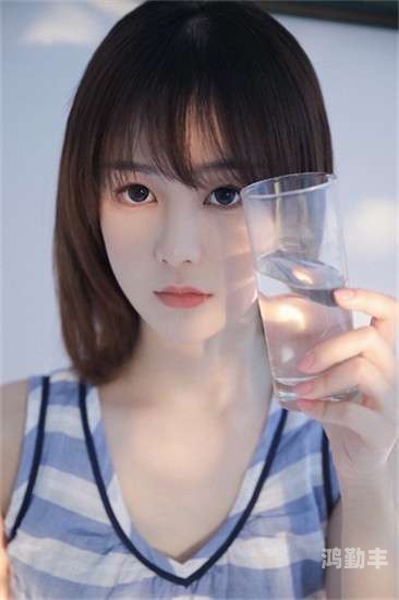 草莓榴莲向日葵18岁二维草莓、榴莲与向日葵的青春之旅——18岁全新正品的生活启示