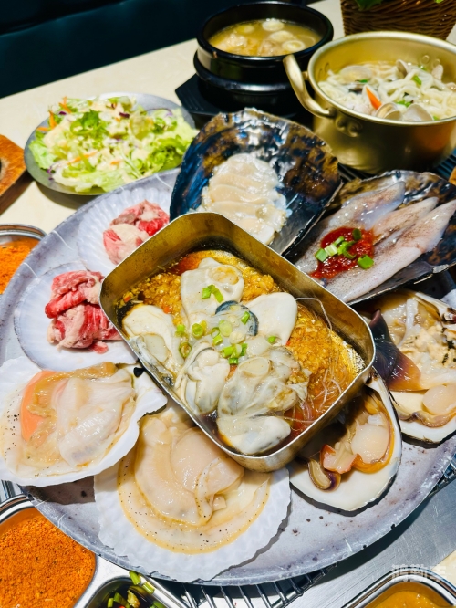 腿打开一点就能吃扇贝了腿开一点，享受美味扇贝的独特体验