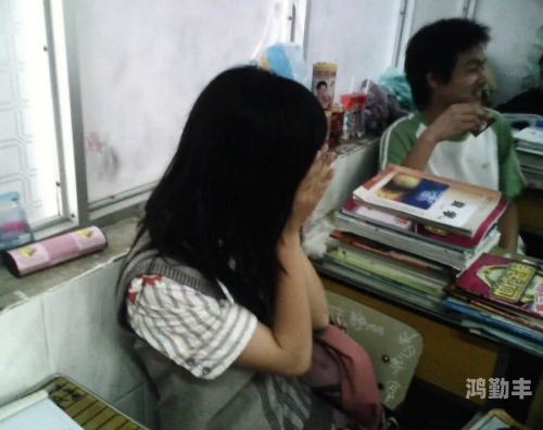 同桌上课时狂揉我下面同桌课堂之误，一次不恰当的玩笑-第2张图片
