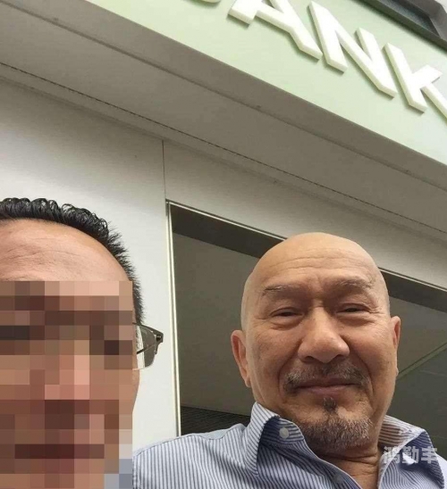 洗澡时老板解开我胸罩洗澡意外遭遇，老板解开我胸罩的反思-第2张图片