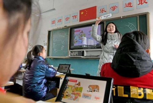 上课跳D突然开到最大在线观看上课时意外触发的惊喜-第2张图片