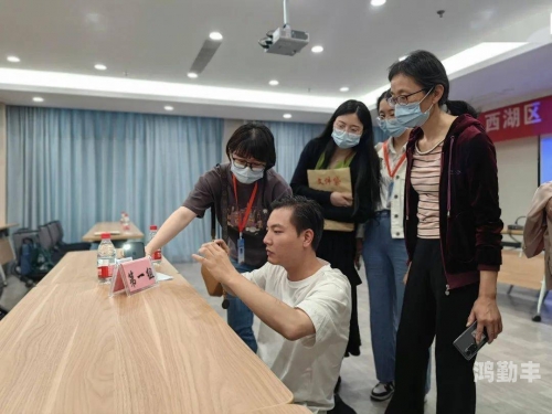 深入探讨拍摄现场的挑战——一次难忘的H现场拍摄经历-第2张图片