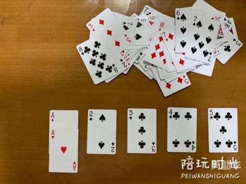 探讨网络视频中外国人打扑克游戏的体验与文化差异-第1张图片
