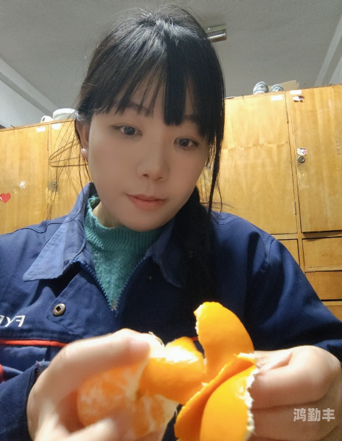 老牛嫩草与精二的区别色午夜，探索都市夜晚的色彩与魅力-第2张图片