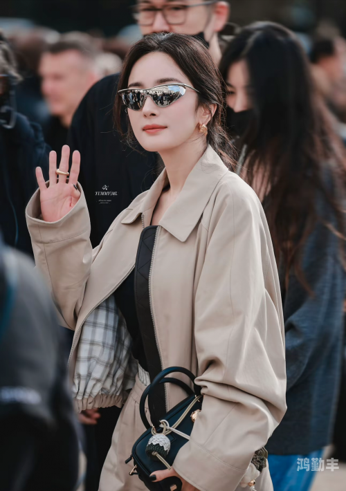 baby的婚礼1—3杨幂杨颖婚礼小说明星记忆修改系统，杨幂的蜕变之旅