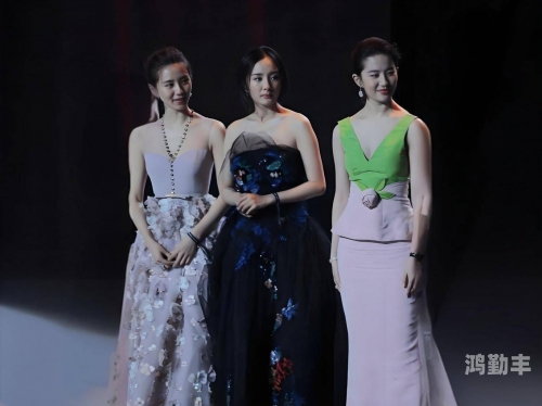 四位当红女星，杨幂、赵丽颖、郑爽、刘亦菲的演艺之路-第2张图片
