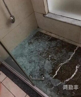 警花张津瑜意外遭遇，头撞玻璃的瞬间