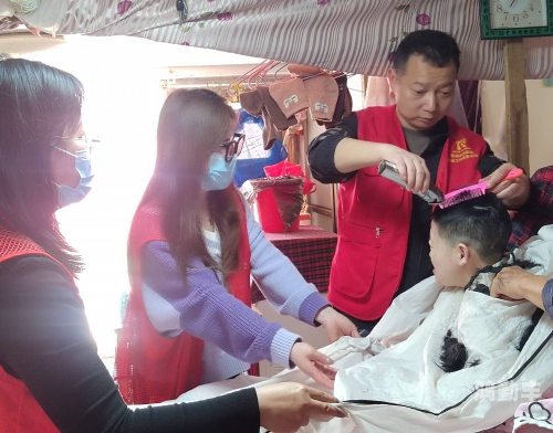 鄂州家庭温馨瞬间，一家三口视频20分钟纪实