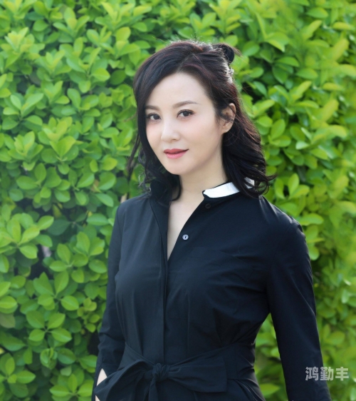人妻被黑人猛烈进入A片陶虹人妻与黑人猛烈交合的A片——以陶虹为视角的探讨-第3张图片