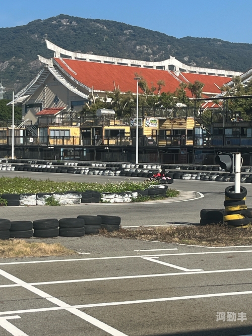 跑跑卡丁车，掌握漂移技巧，驰骋赛道-第2张图片